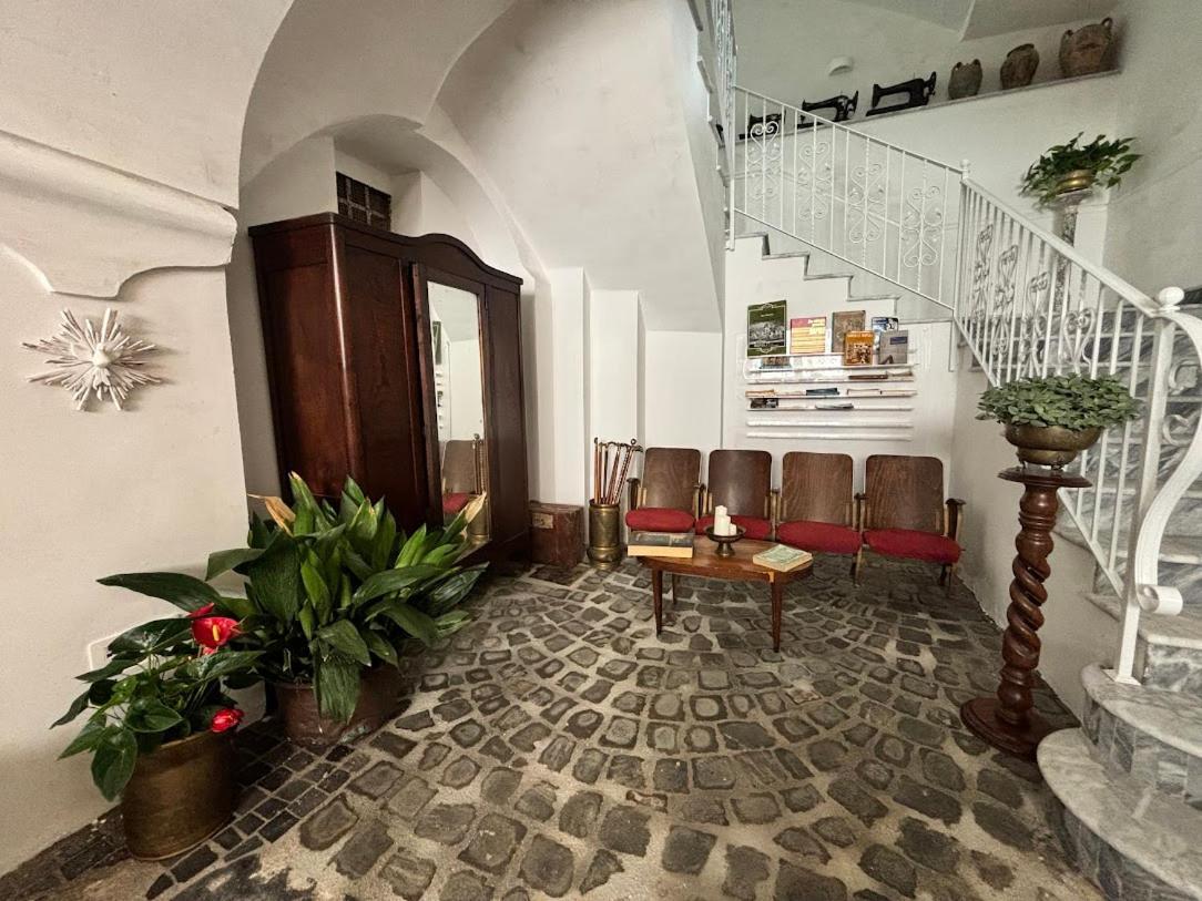 Ferienwohnung Palazzo Desiderio Castellammare di Stabia Exterior foto